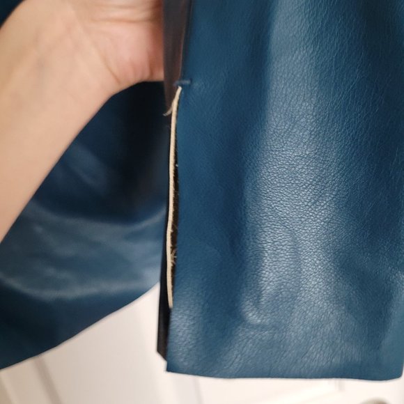 Blue Leather Oak and Fort Top - Picture 5 of 8